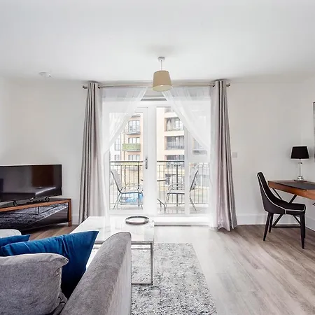 Deanery Court Vittrum Suites Southampton Esterno foto