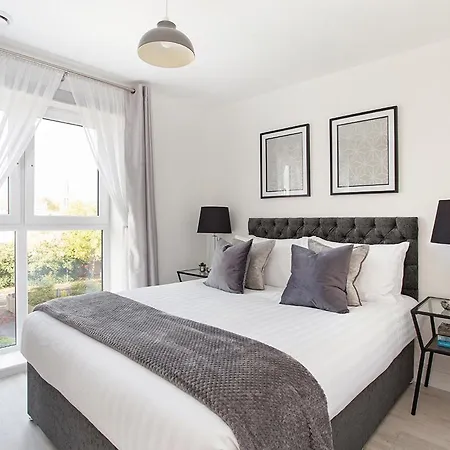 Deanery Court Vittrum Suites Southampton Esterno foto