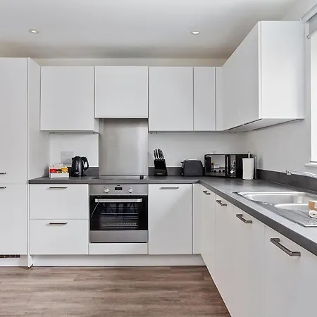 Deanery Court Vittrum Suites Southampton Esterno foto