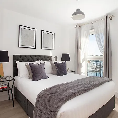 Deanery Court Vittrum Suites Southampton Esterno foto