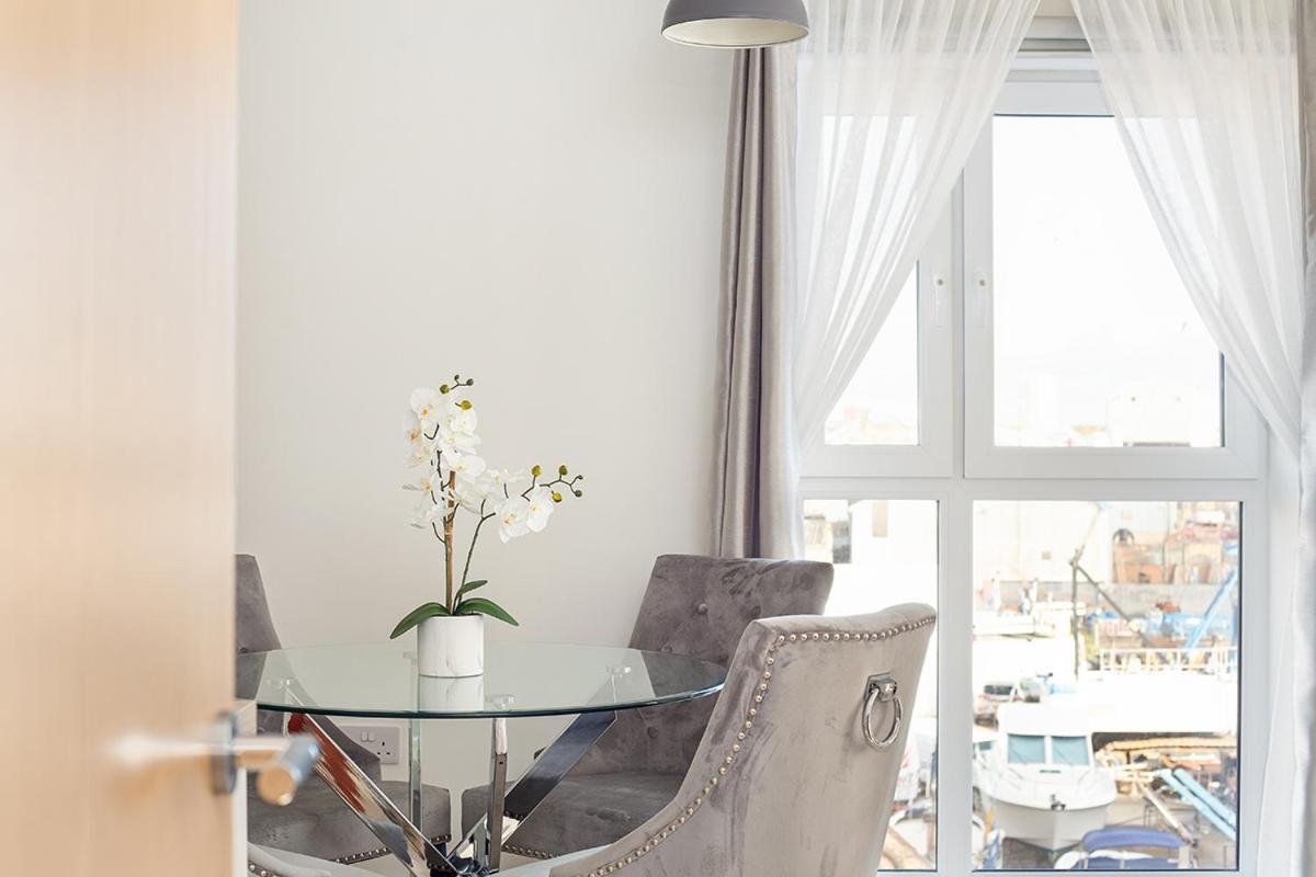 Апартаменты Deanery Court Vittrum